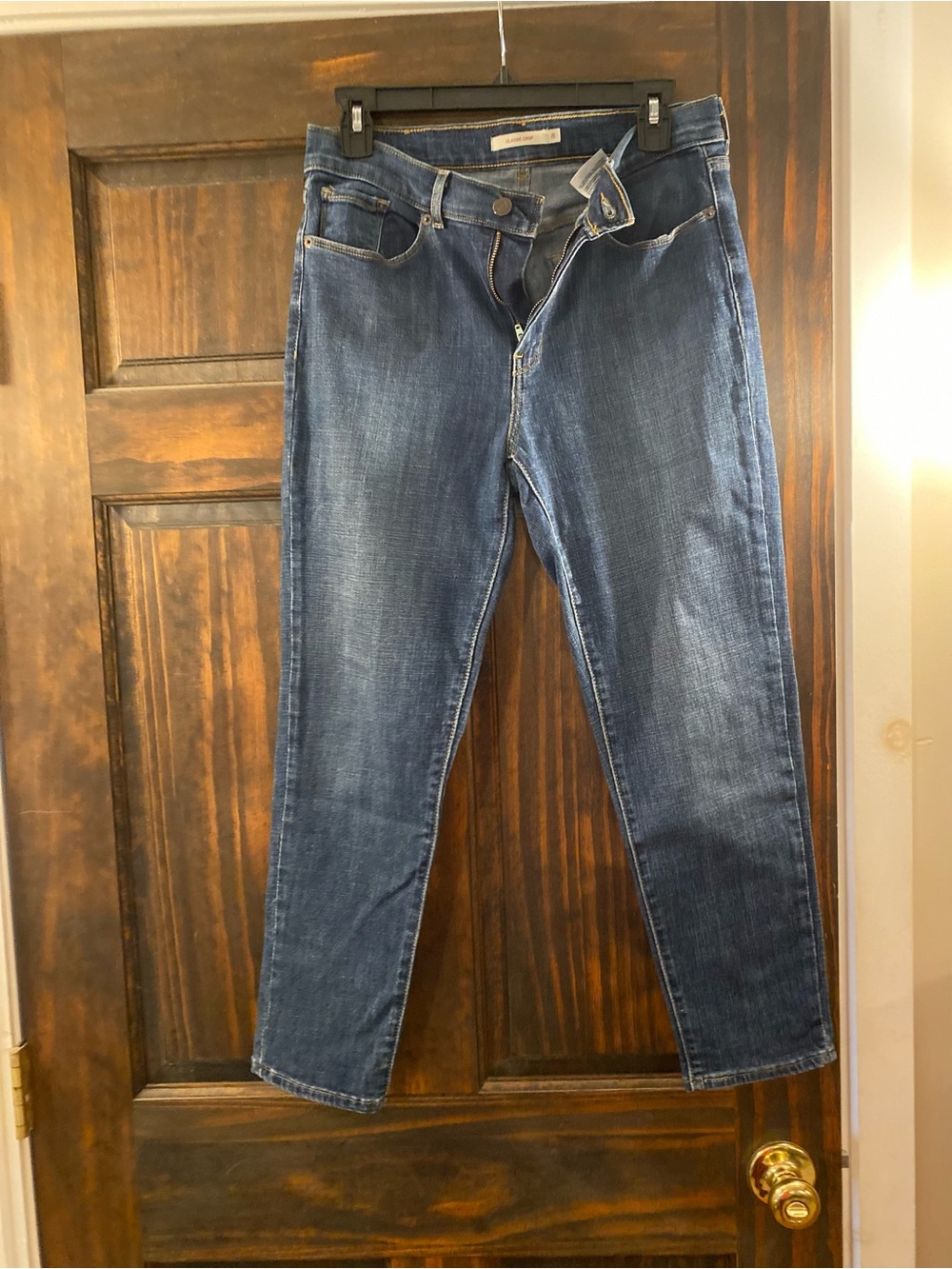 Womenโs Leviโs skinny Dark Blue Denim Jeans